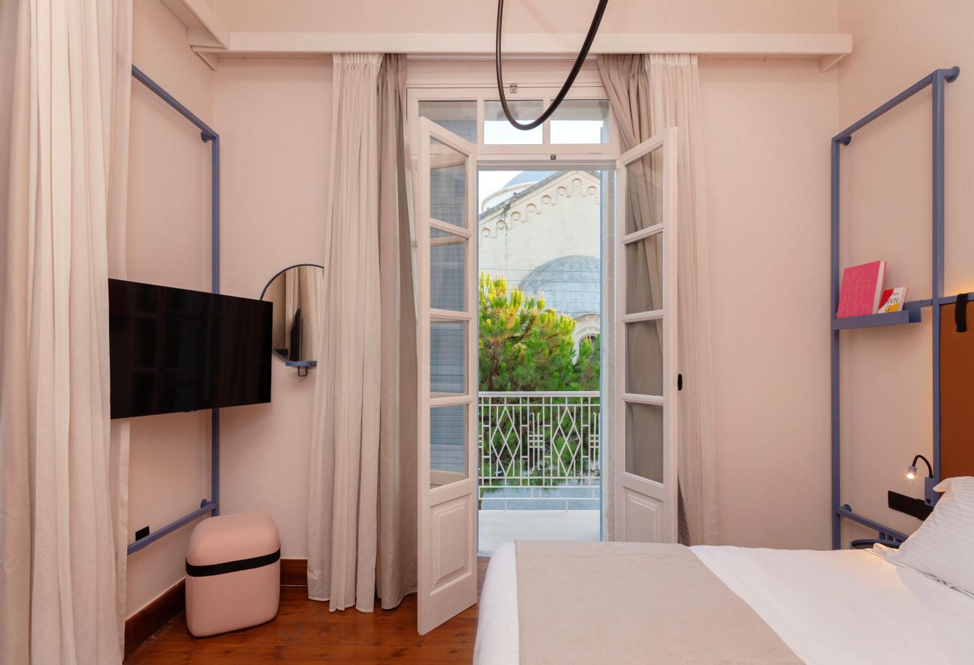 Heart Hotel
